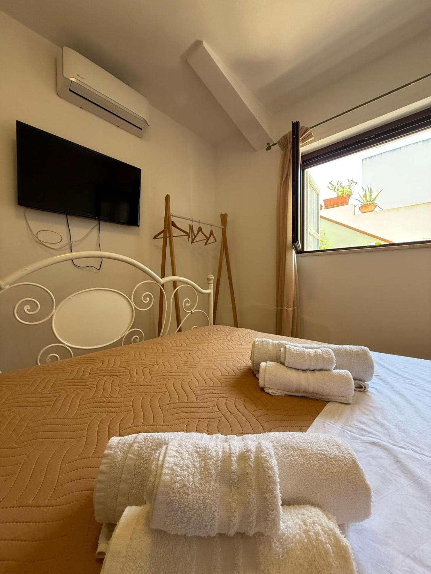 The Refuge Apartment Porto Torres Eksteriør billede
