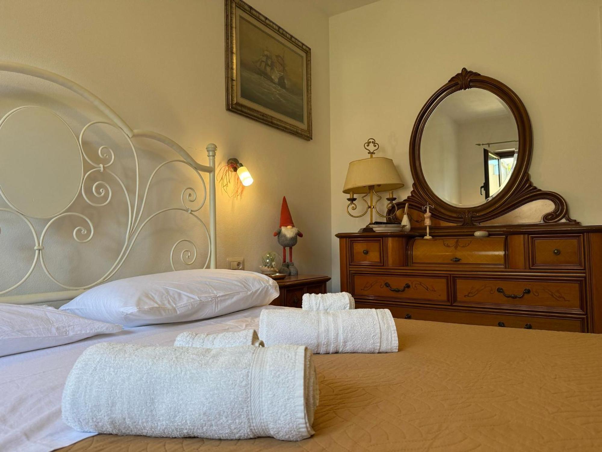 The Refuge Apartment Porto Torres Eksteriør billede